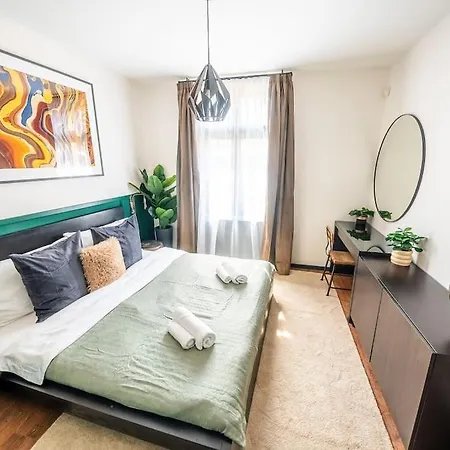 Tower Old Town Lux 4br & 3bath Terrace Apartamento *