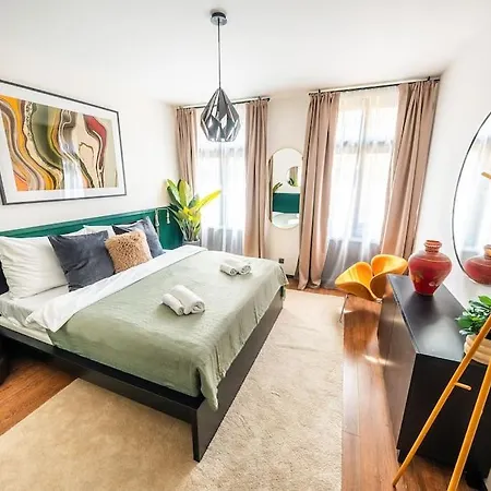 Apartment Tower Old Town Lux 4br & 3bath Terrace Prague